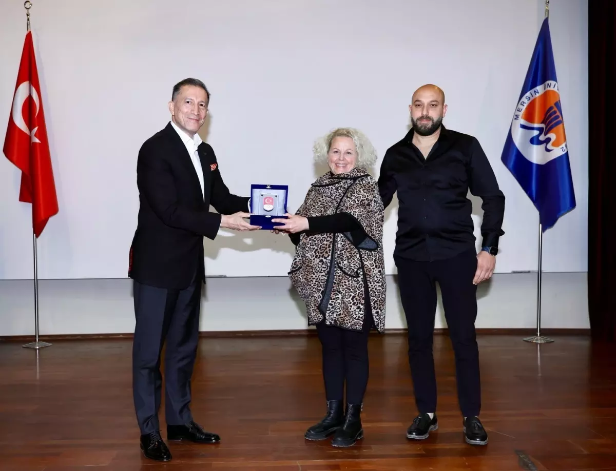 Mersinli Ahmet'in adı spor salonuna verilecek