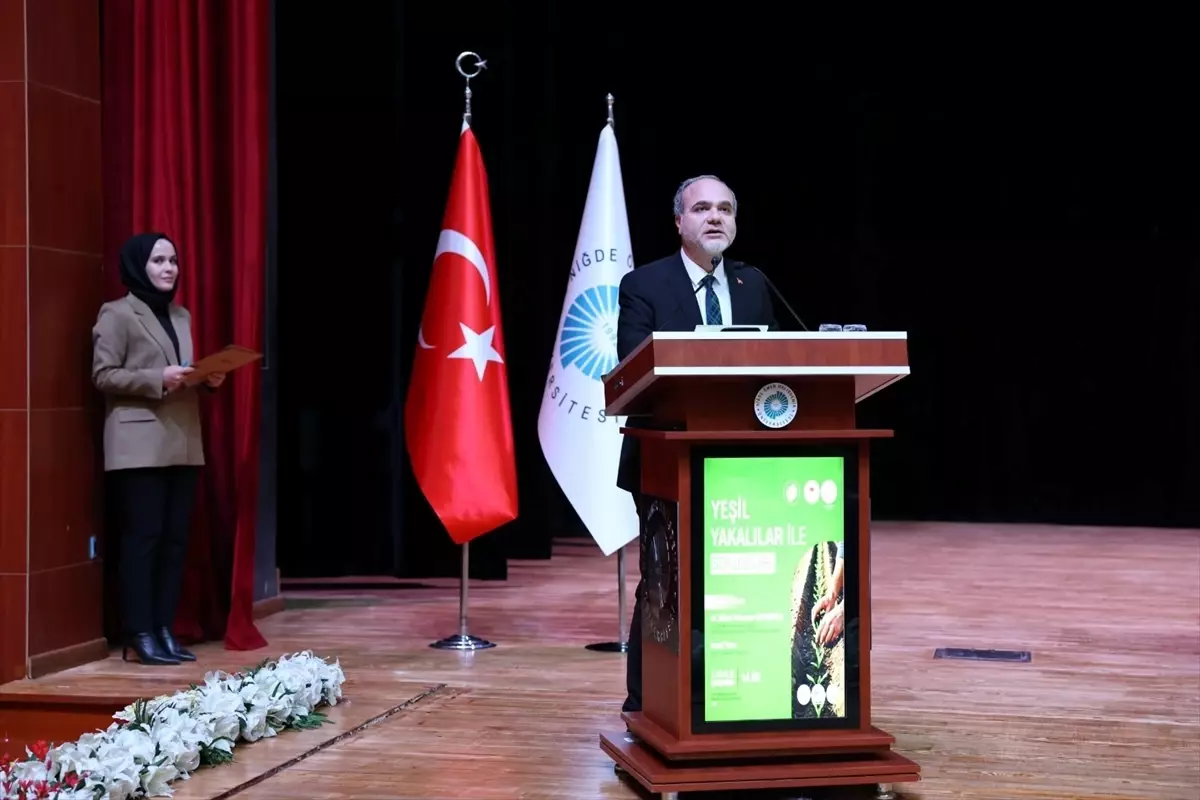 Niğde'de 'Yeşil Yakalılarla Söyleşiler' programı düzenlendi