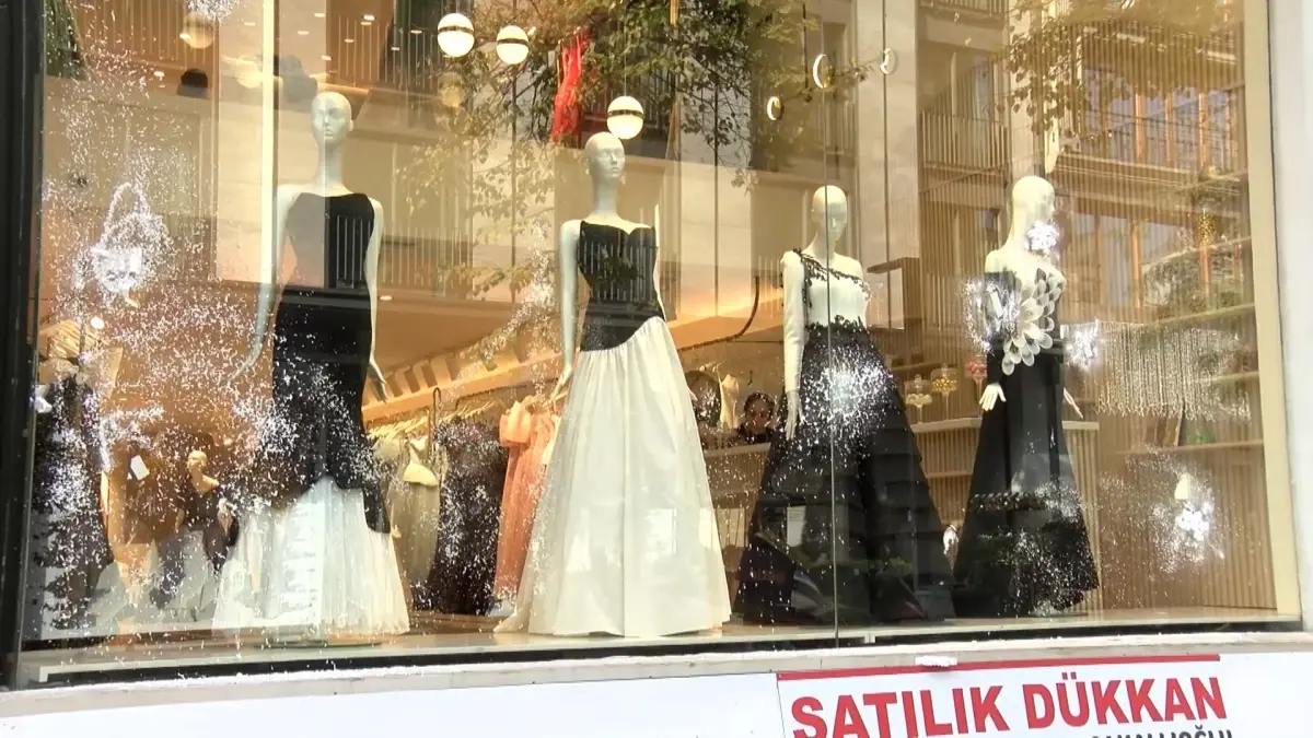 Nişantaşı'nda mağaza kurşunlandı