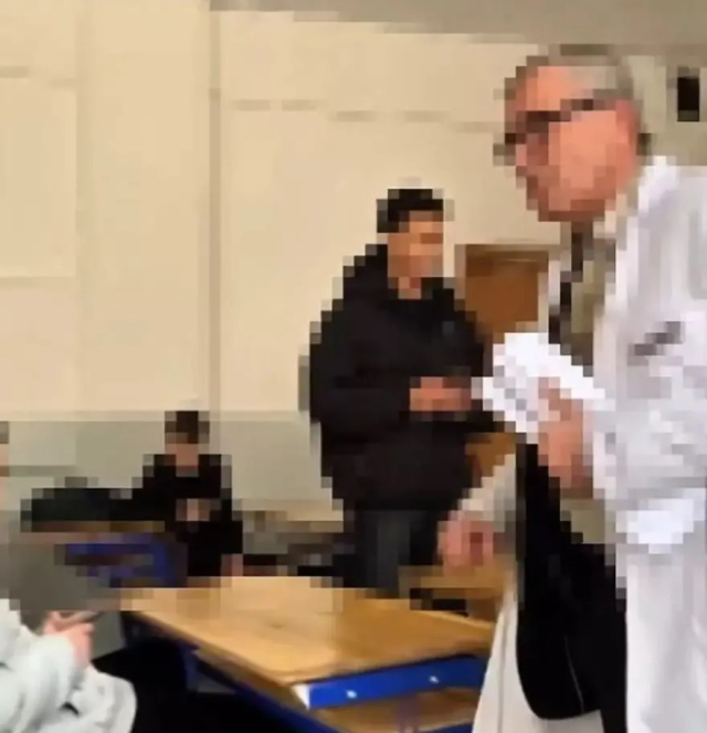 Words from the teacher who was bullied and mocked by the students