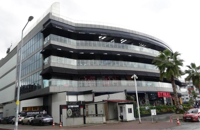 Sealing crisis at the shopping center whose license was revoked! Court suspended at the last minute