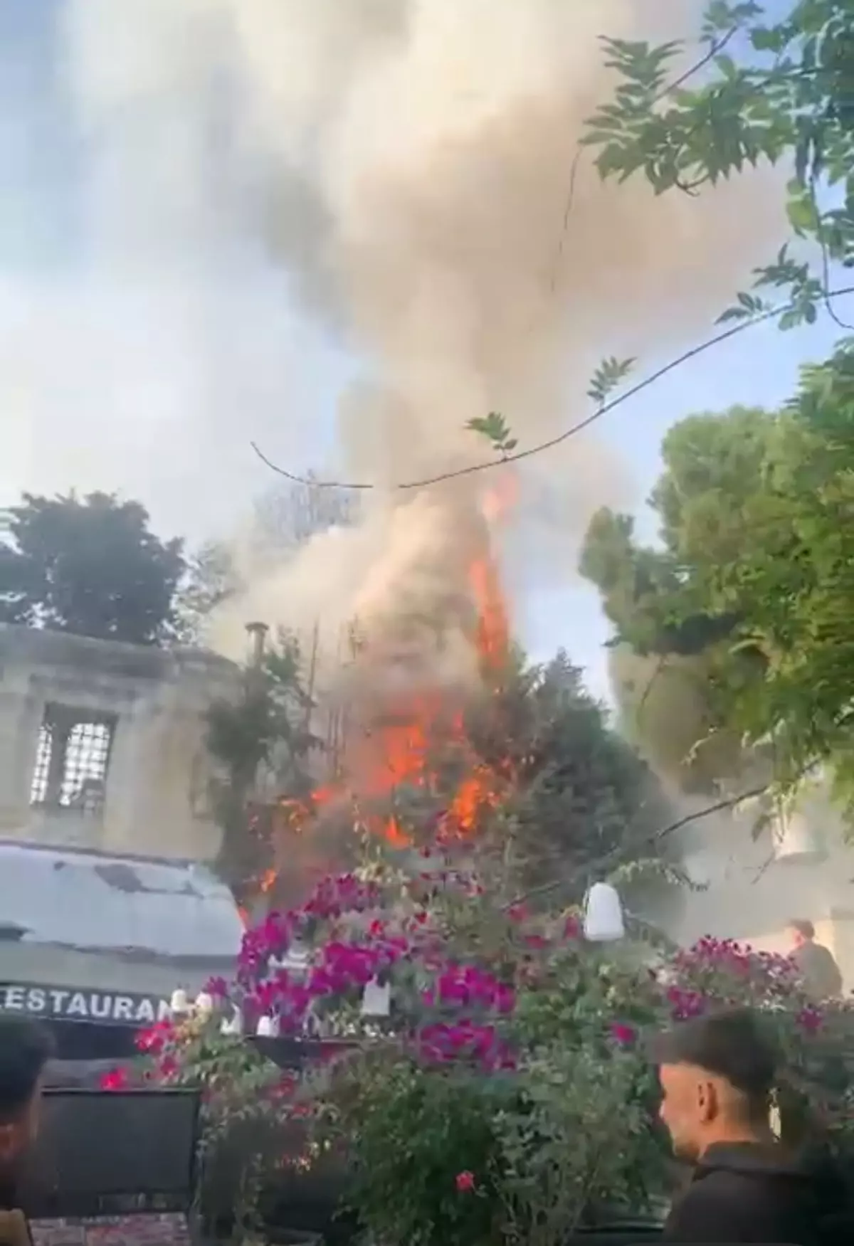 Fatih'te restoranda yangın -1