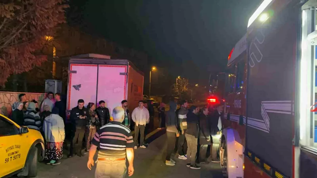 Taşındığı evdeki ilk günde çıkan yangında ağır yaralandı