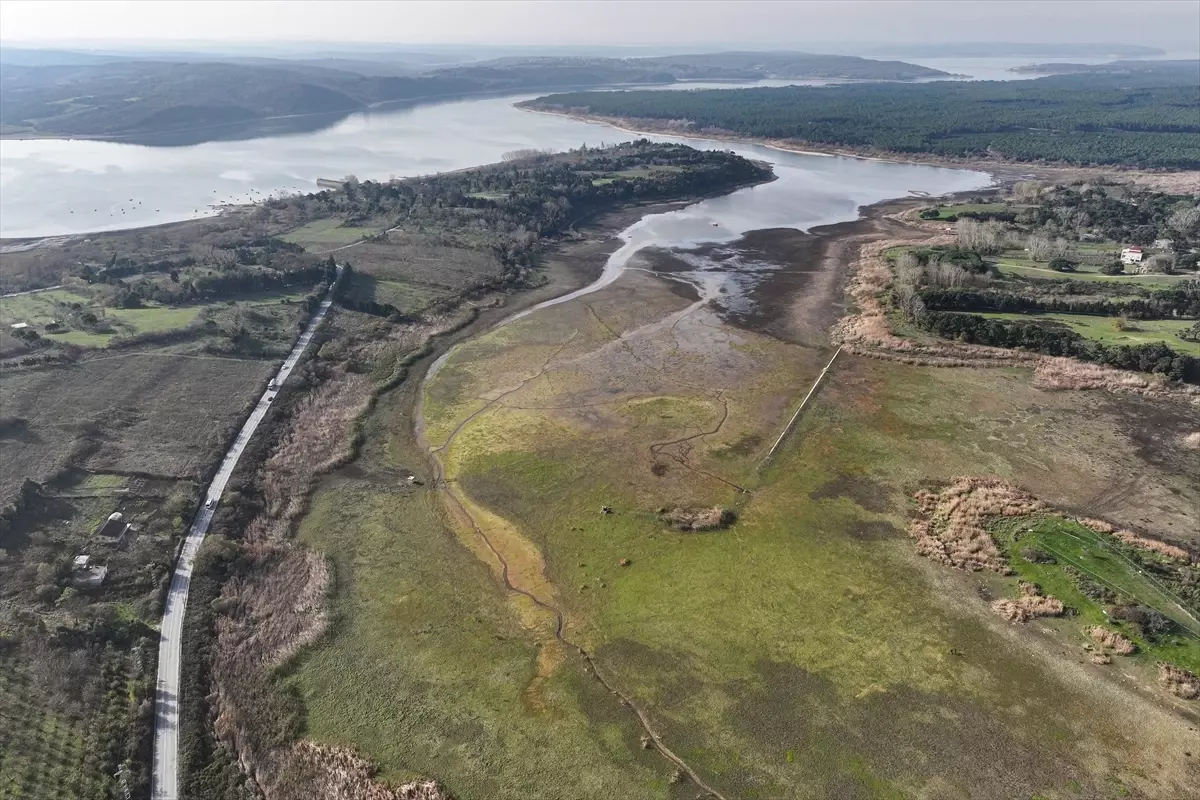 Terkos Gölü'ndeki su seviyesinin düşmesiyle tarihi yapıların kalıntıları ortaya çıktı