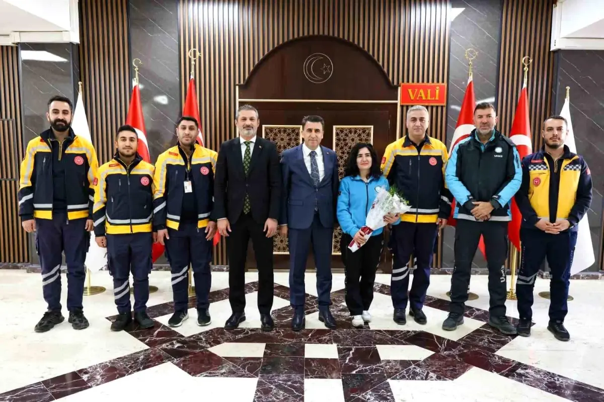 Vali Aygöl telsizden sağlık personellerine seslendi: 'Sizlerle gurur duyuyoruz'