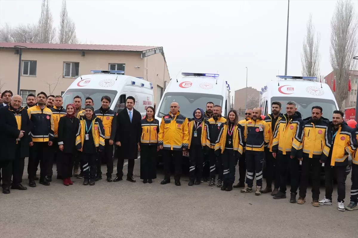 Ağrı'da 112 Acil Sağlık filosuna donanımlı 7 yeni ambulans katıldı