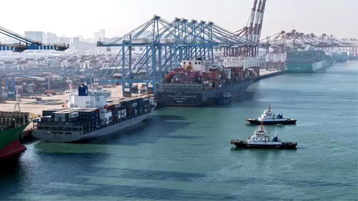 Albüm: Çin'in Qingdao Limanı, 180'den Fazla Ülke ve Bölgedeki 700'den Fazla Limanı Birbirine Bağlıyor