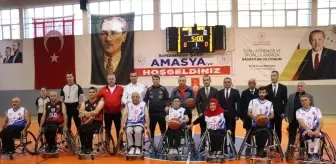 Amasya'da protokolle dostluk maçında kazanan 'engelli bireyler' oldu