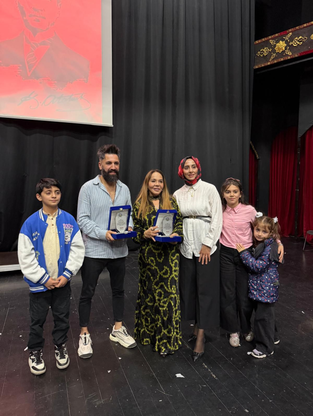 Avcılar'da moda dünyasını büyüleyen dokunuş: Emrullah Köroğlu'ndan 26 anneye özel tasarım mucizesi