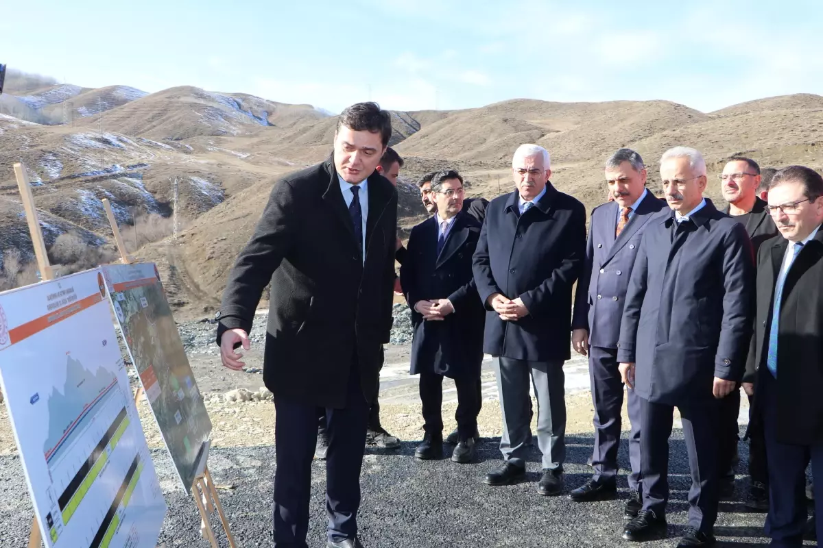 Bakan Uraloğlu: Kırık Tüneli, dağların kalbine mühendislik imzası atan bir eser niteliği taşıyor (2)