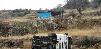 Burdur'da minibüsün şarampole devrildiği kazada sürücü yaralandı