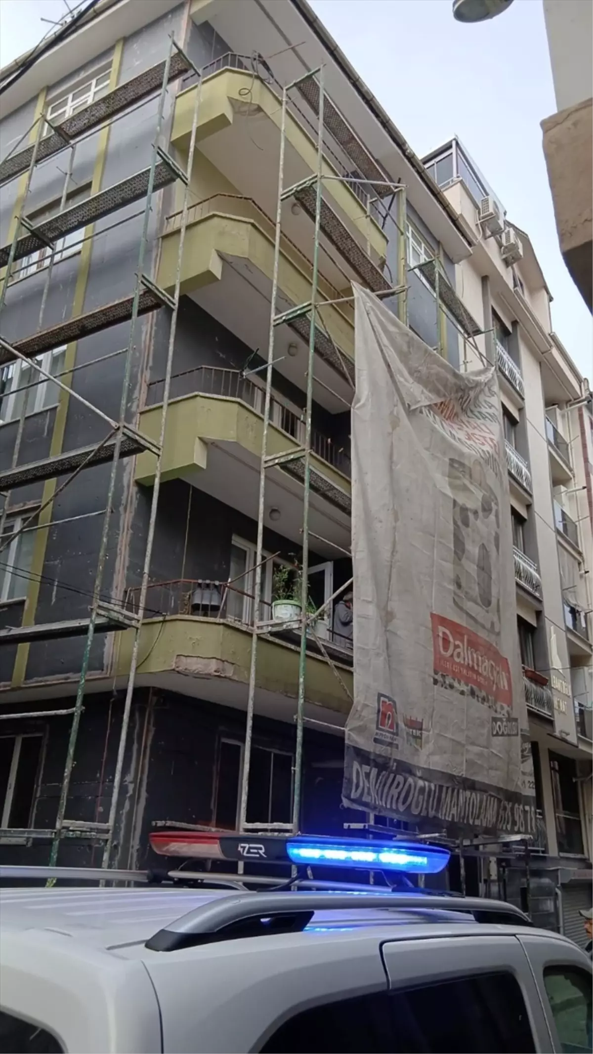 Bursa'da iskeleden düşen inşaat işçisi ağır yaralandı