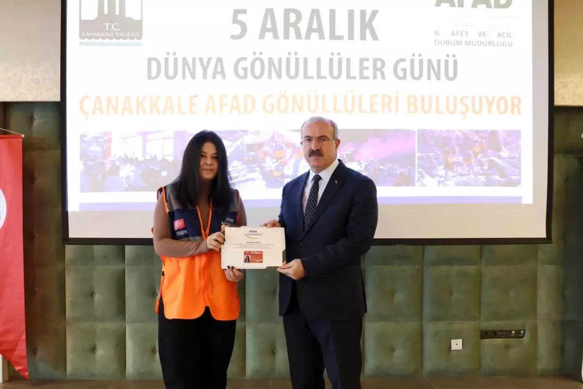 Çanakkale'de AFAD gönüllülerine kimlik kartları teslim edildi