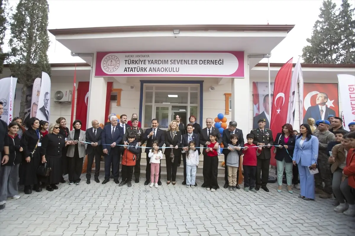 Depremlerden etkilenen Hatay'da yaptırılan anaokulu törenle açıldı