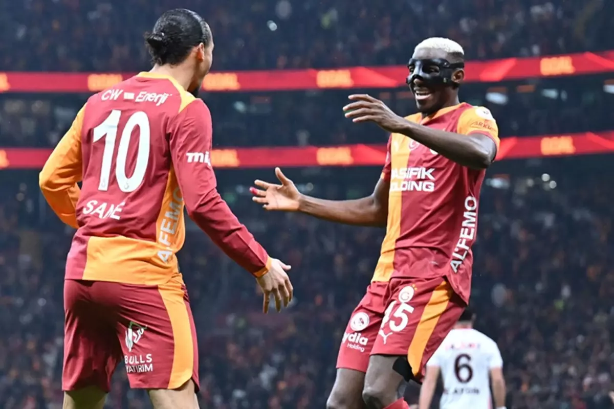 Galatasaray, Samsunspor'un 3 aylık yenilmezlik serisini uzatma anlarında bitirdi