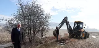 Kuruma tehlikesiyle karşı karşıya olan Ulaş Gölü'ne su takviyesi için ilk kazma vuruldu