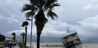 Muğla'da sağanak ve fırtına etkili oluyor