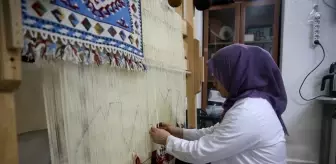 Tarihi Sarız kilimi unutulmaması için dokunup arşivleniyor