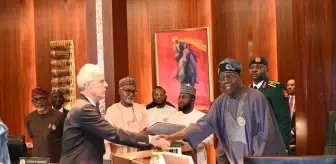 Türkiye'nin Abuja Büyükelçisi Mehmet Poroy güven mektubunu sundu