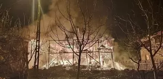 Adana'da evde çıkan ve okul lojmanına sıçrayan yangın söndürüldü