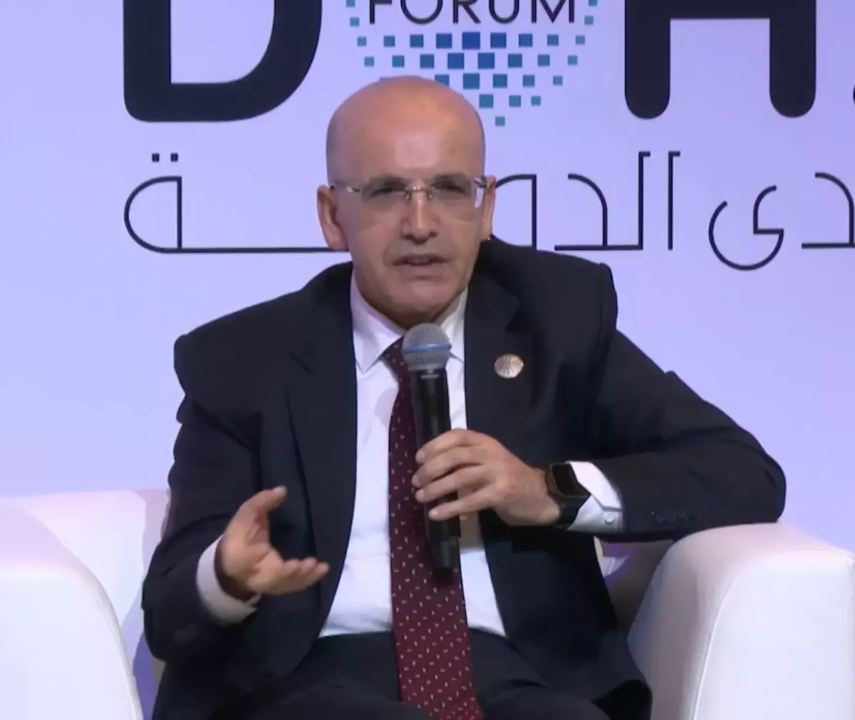 Mehmet Şimşek, Doha Forumu'nda konuştu: 'Türkiye ekonomisinde bütçe açığı yüzde 3'e geriledi'