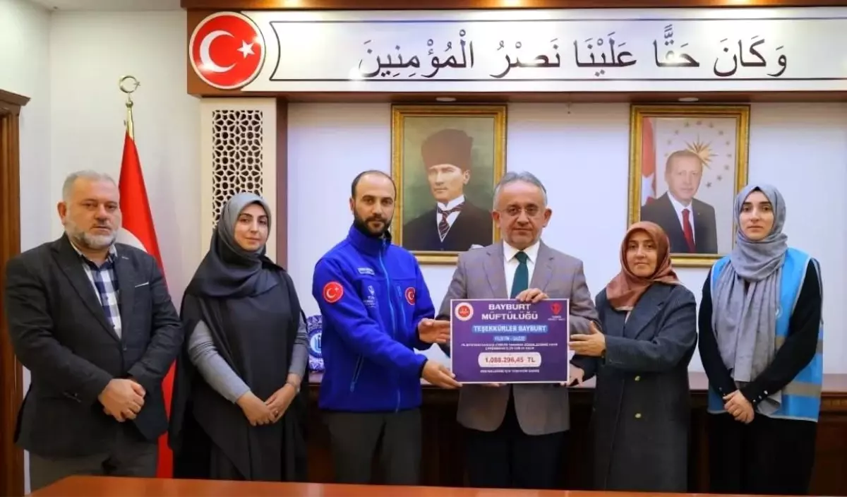 Bayburt'ta Filistin için düzenlenen hayır çarşılarında 1 milyon liranın üzerinde bağış toplandı