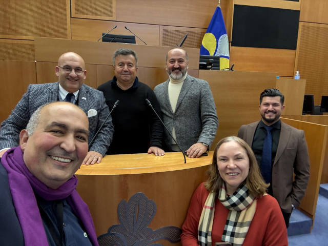 Belçika'da 17 Aydır Süren Hükümet Krizi: Ahidar'a 'Görüşlerinden Vazgeç, Bakanlık Verelim' Baskısı Belçika'da 17 Aydır Süren Hükümet Krizi: Ahidar'a 'Görüşlerinden Vazgeç, Bakanlık Verelim' Baskısı