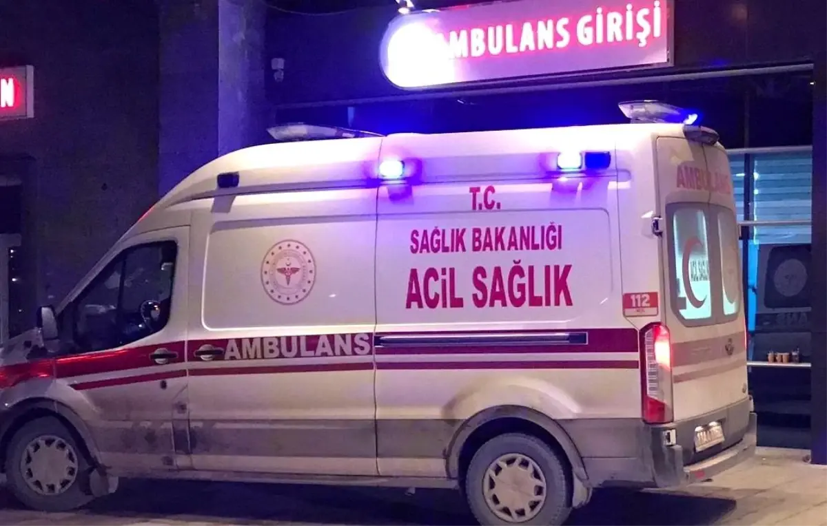 Bilecik'te otobüs ile otomobil çarpıştı: 3 yaralı