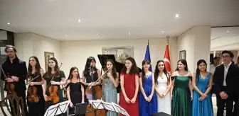 Brüksel'de 'Türkiye'nin Genç Yetenekleri' yıl sonu konseri düzenlendi