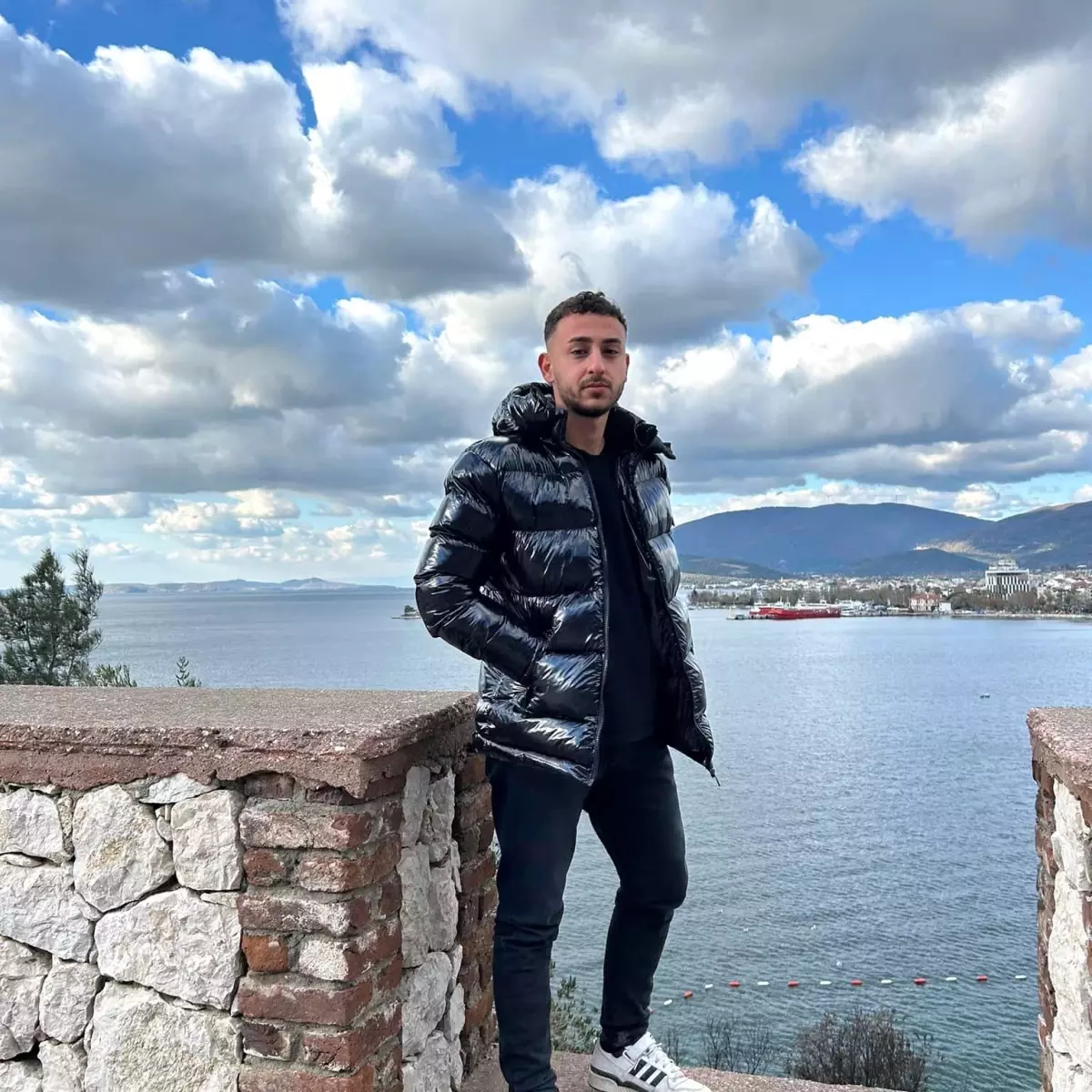 Erdek'te şüpheli ölüm: 20 yaşındaki genç başından vurulmuş halde bulundu