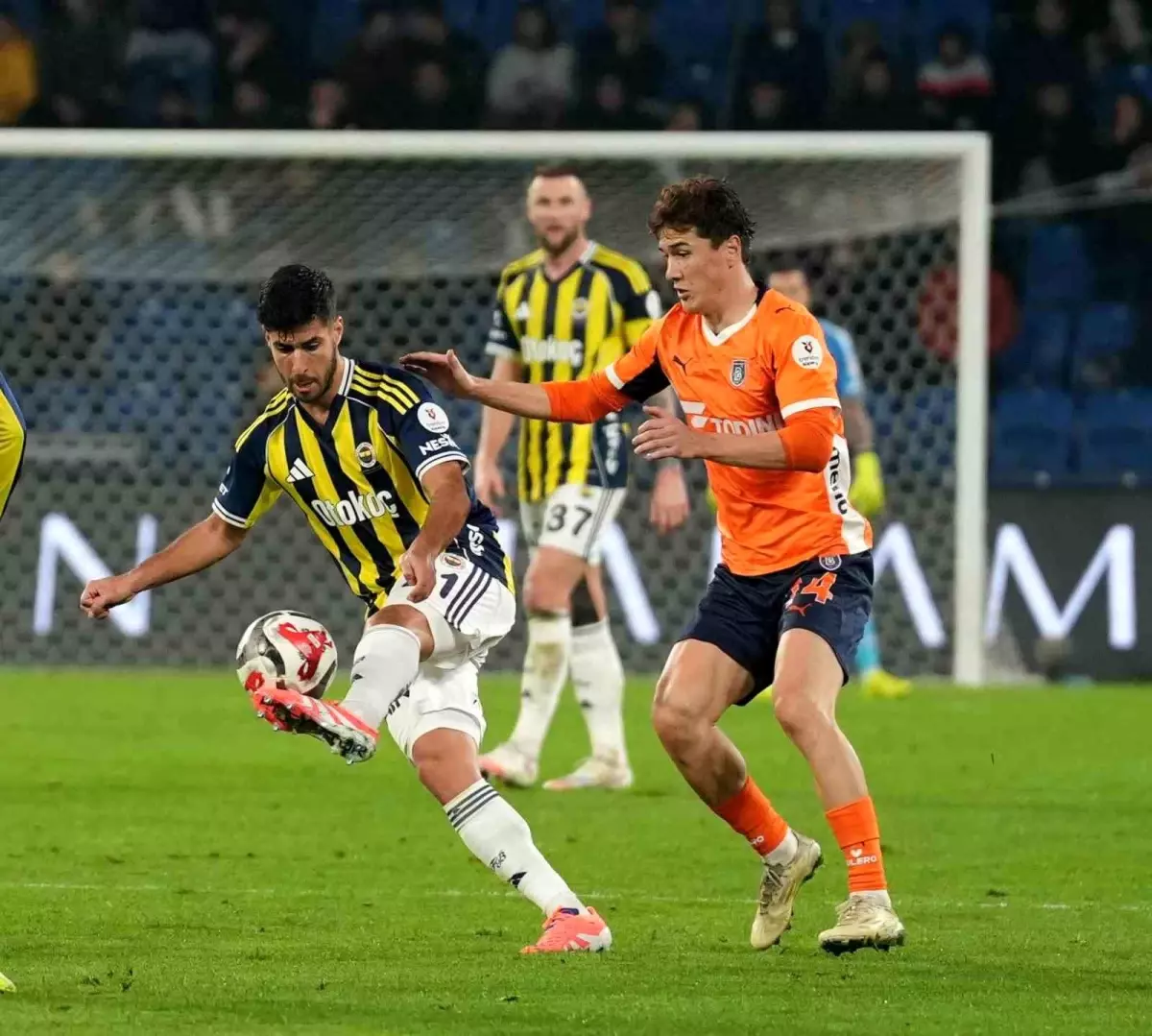 Fenerbahçe, Başakşehir'e 7 maç sonra puan kaybetti
