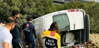 Gaziantep'te tarım işçilerini taşıyan minibüsün devrilmesi sonucu 1 kişi öldü, 3 kişi yaralandı