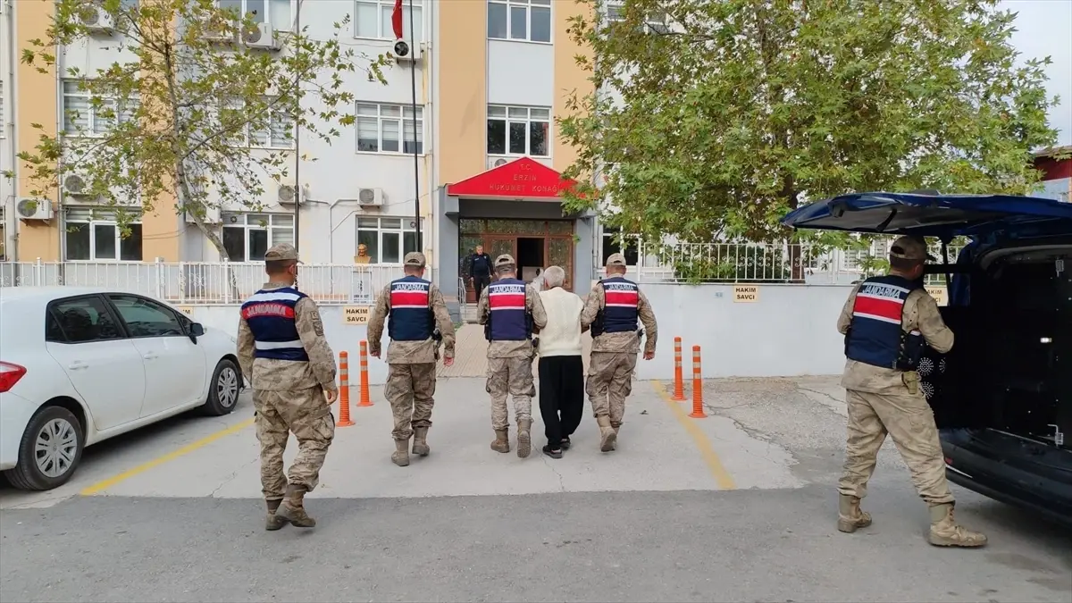 Hatay'da eşini baltayla öldürerek evin banyosuna gömen zanlı tutuklandı