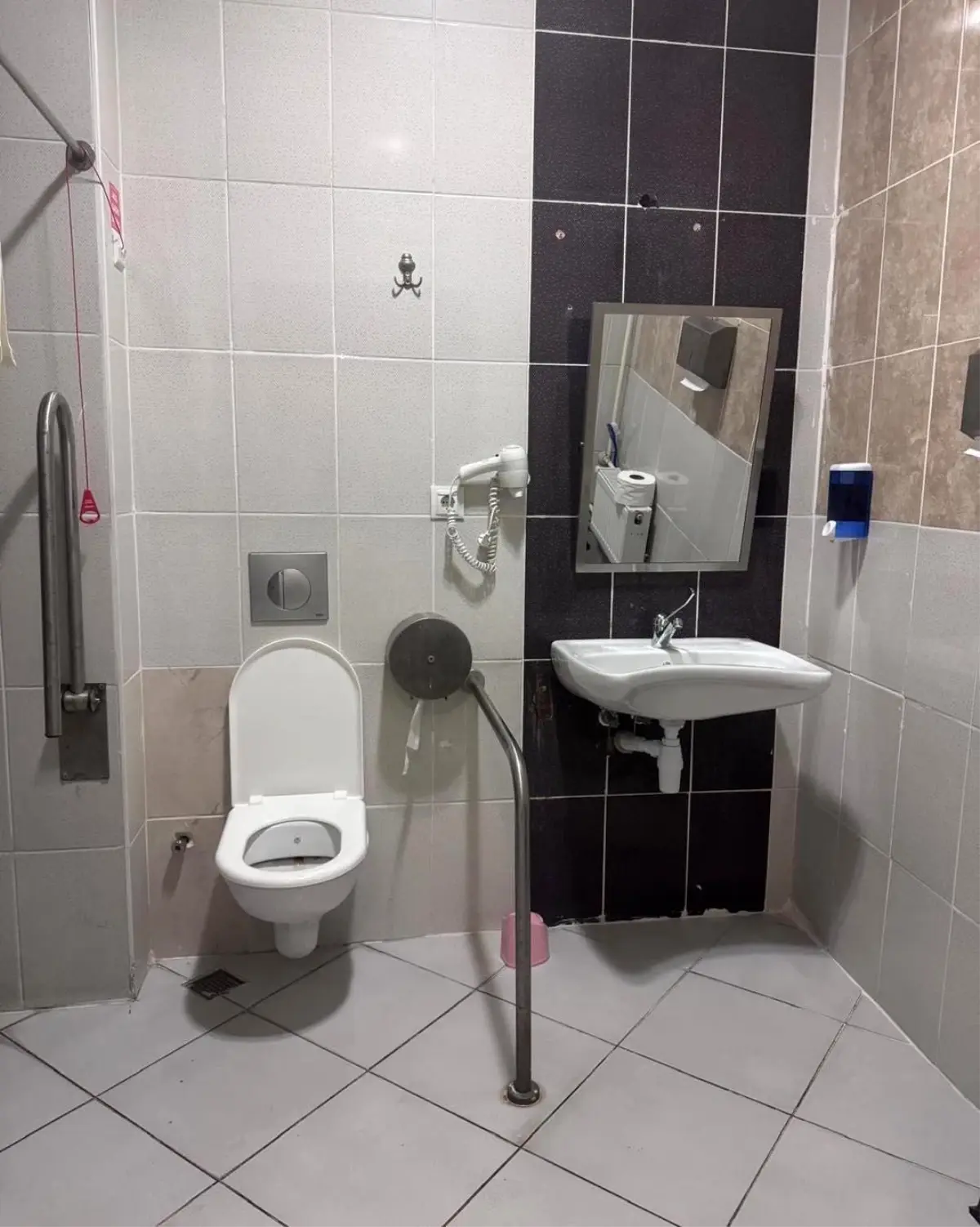 Karabük Eğitim ve Araştırma Hastanesinde fiziki altyapı yenileme çalışmaları sürüyor