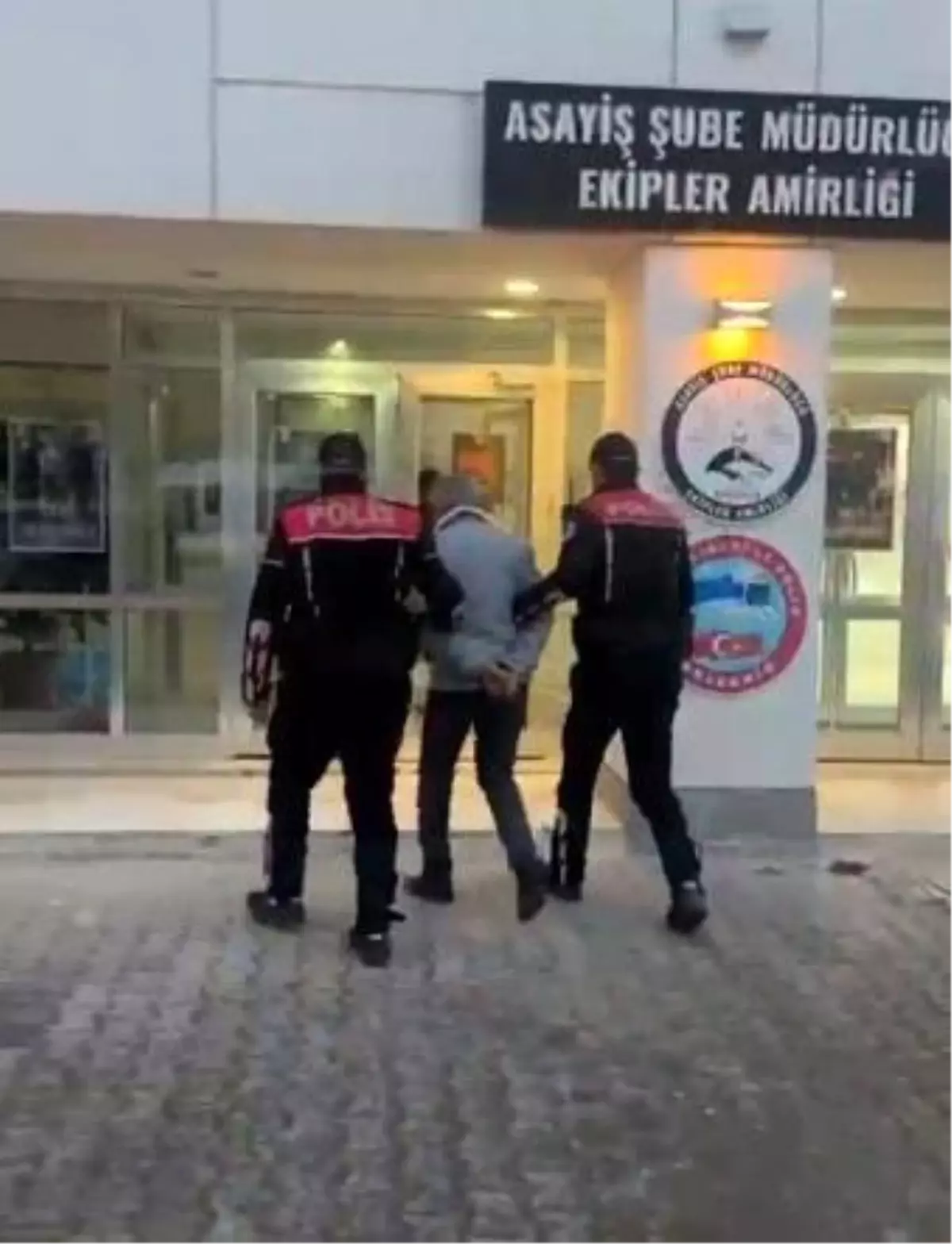 Kesinleşmiş hapis cezası olan şahıs, polisin dikkati sayesinde yakalandı
