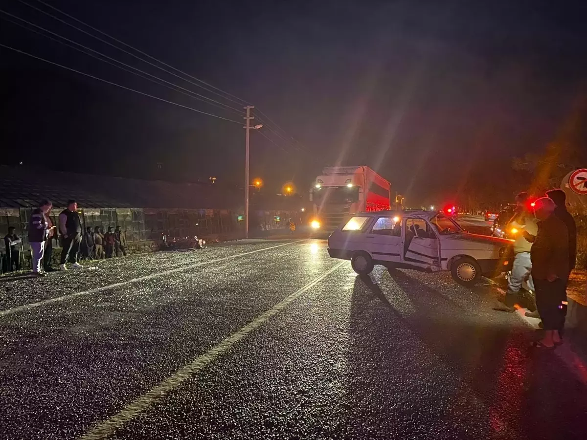 Mersin'de otomobille çarpışan motosikletin sürücüsü yaralandı