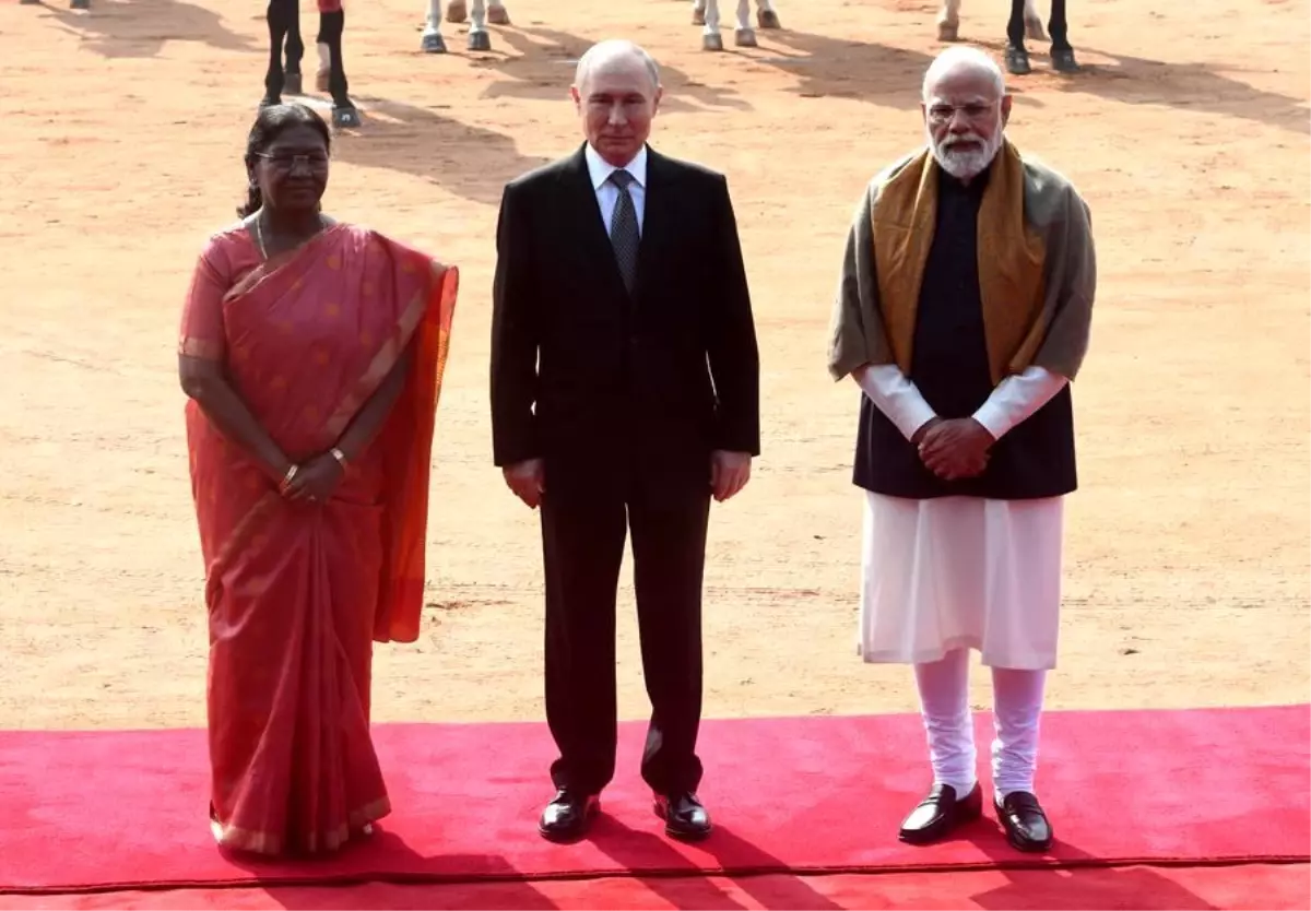 Putin: Rusya ve Hindistan, Brıcs'in Küresel Etkisini Artırıyor