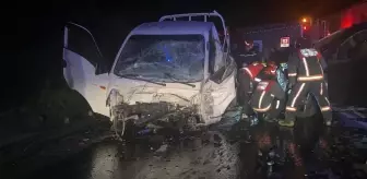 Sakarya'da panelvanla kamyonetin çarpışması sonucu 1 kişi öldü, 3 kişi yaralandı