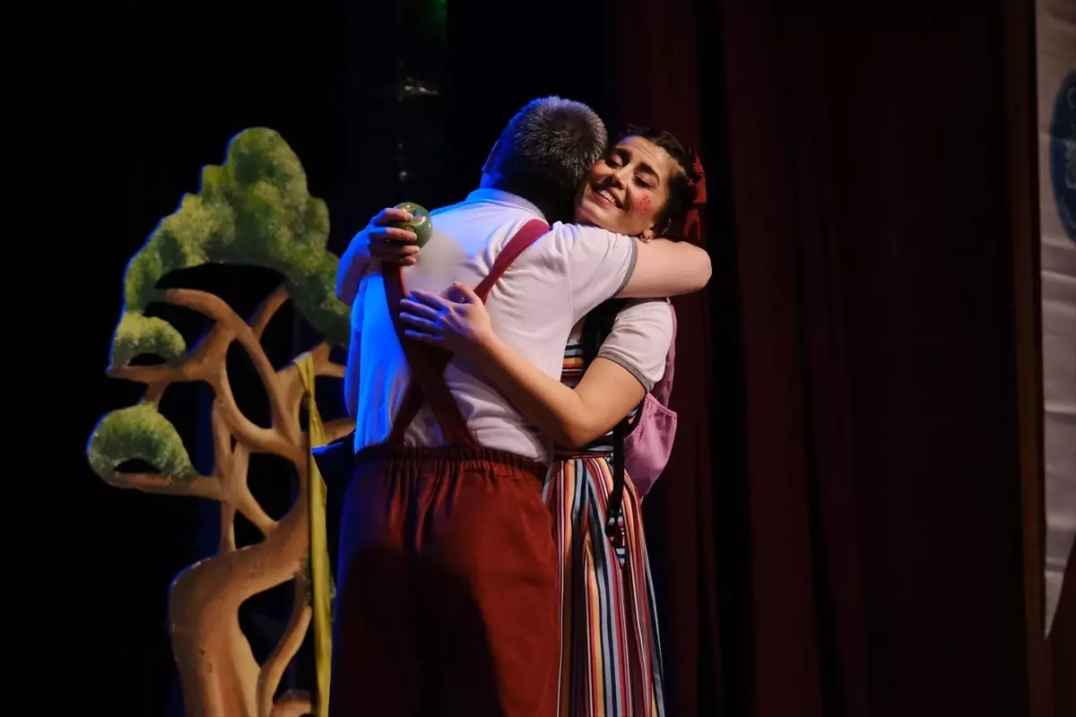 Samsun Devlet Opera ve Balesi 'Okulumuz Orman' oyununu Çorum'da sahneledi