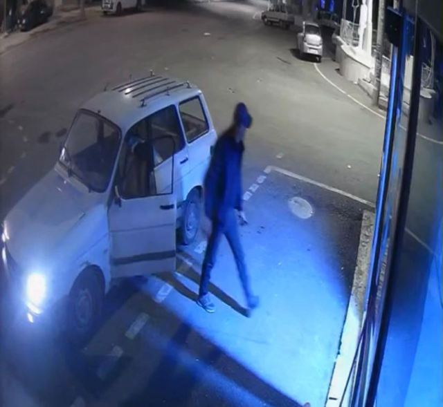 yanmis otomobilin yaninda bulunan cesedin kayip 19330118 3462 m