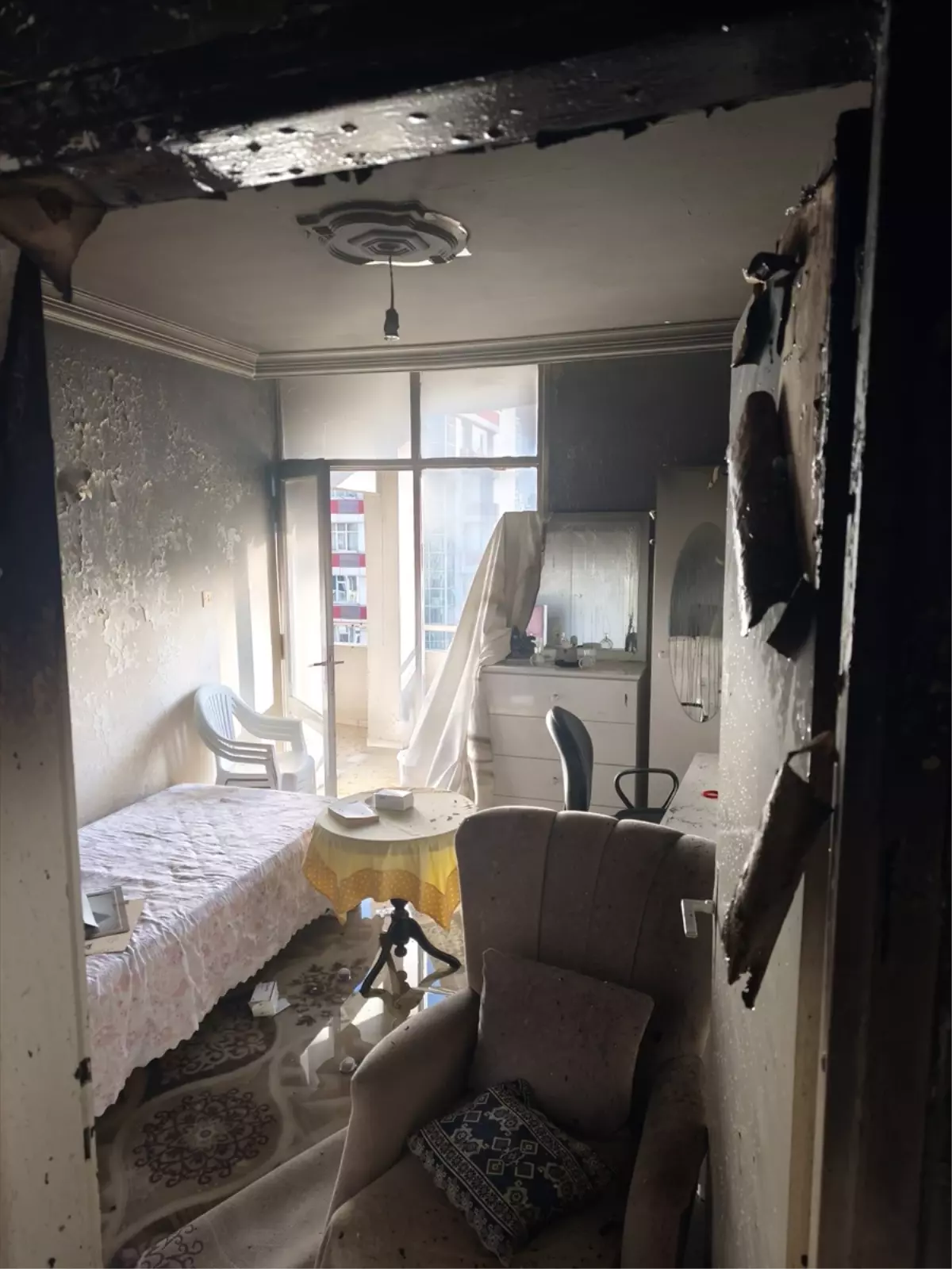 Adana'da apartman dairesinde çıkan yangın söndürüldü