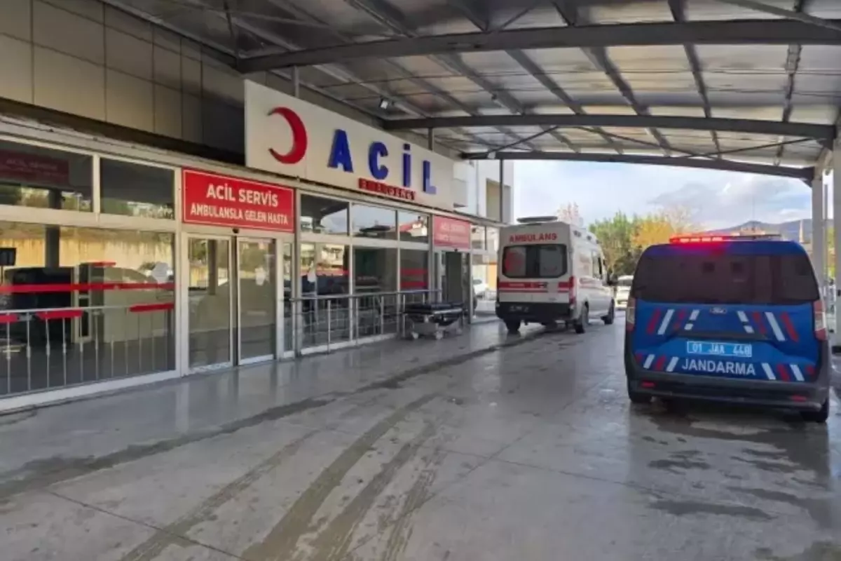 Aile içi dehşet! Ablasıyla tartışan babasını bıçakladı