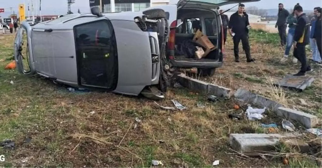 Amasya'da kamyonetler çarpıştı: 4 yaralı