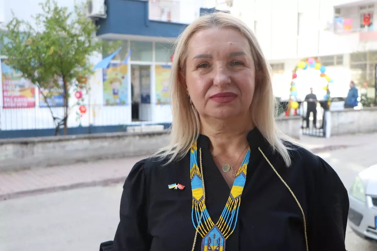 Aşık olup evlendiği Türkiye'de yaşayan Ukraynalı çocuklar için okul açtı