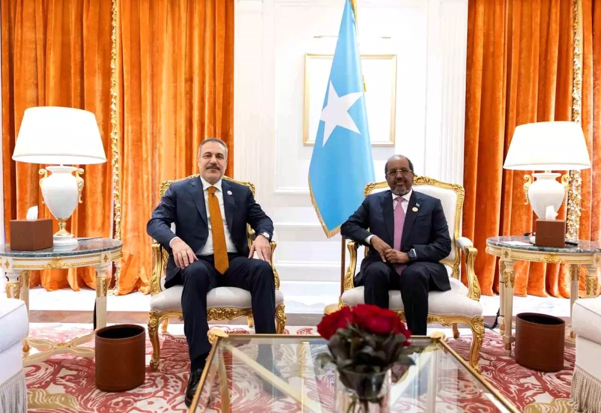 Dışişleri Bakanı Fidan, Somali Cumhurbaşkanı Mahmud ile görüştü