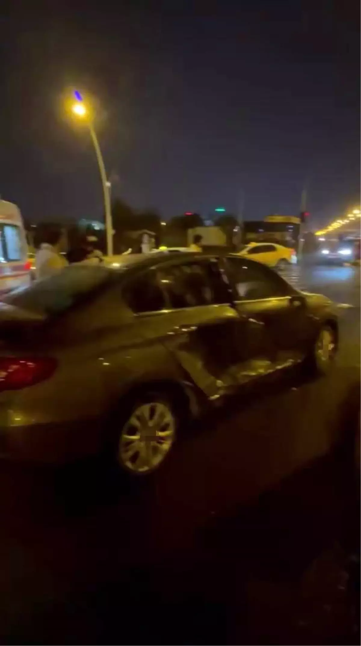 Diyarbakır'da iki otomobil çarpıştı: 2 yaralı