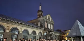 Diyarbakır'da öğrenciler sabah namazında buluştu