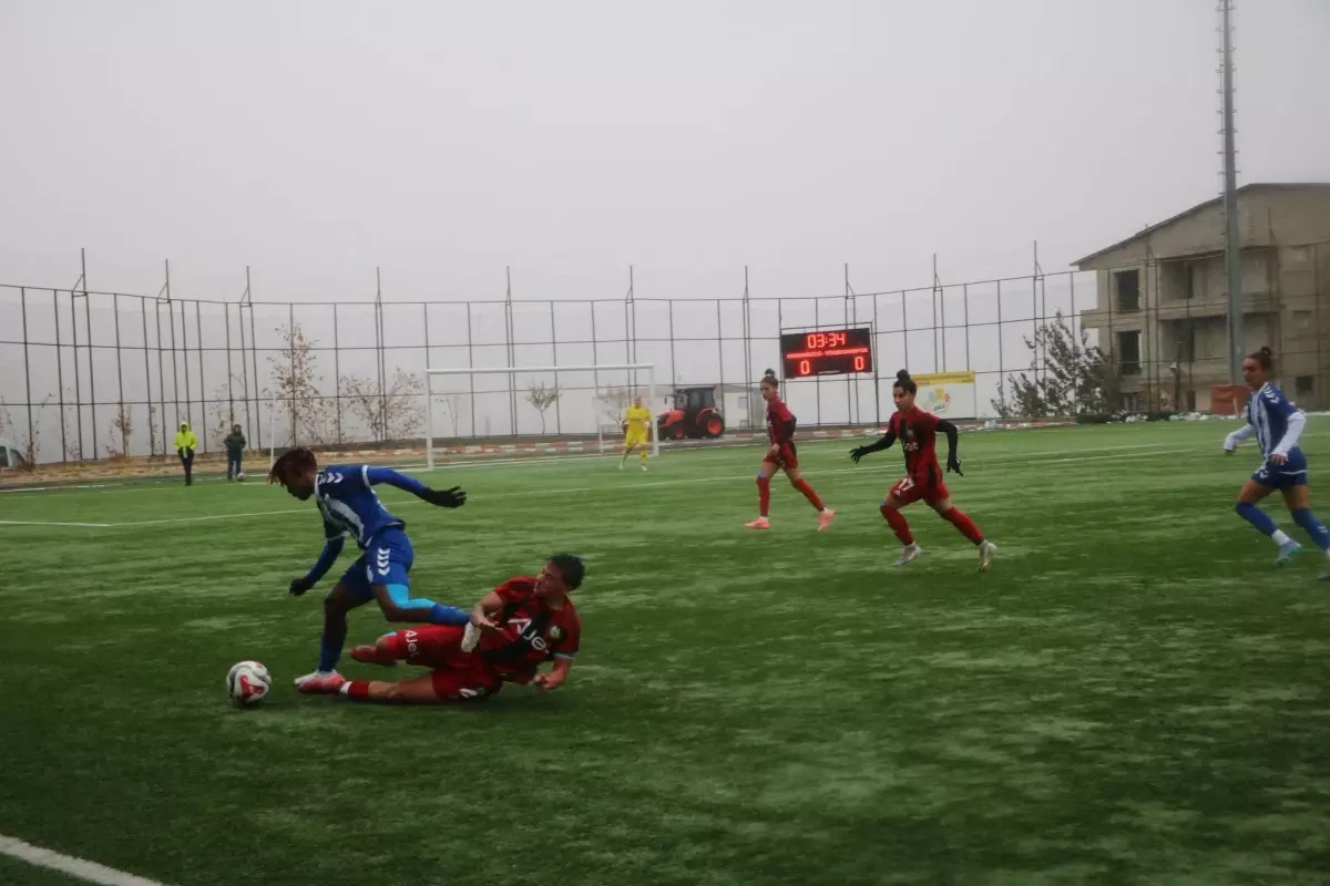 Hakkarigücü Kadın Futbol Takımı, Yüksekova Spor'a 1-0 mağlup oldu