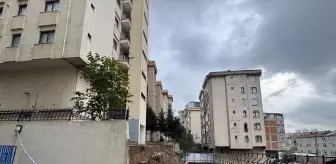 Kadıköy'de inşaat şantiyesindeki istinat duvarı yıkıldı