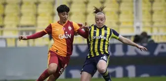 Kadınlar derbisinde Galatasaray'ı deviren Fenerbahçe 11'de 11 yaparak liderliğe yükseldi